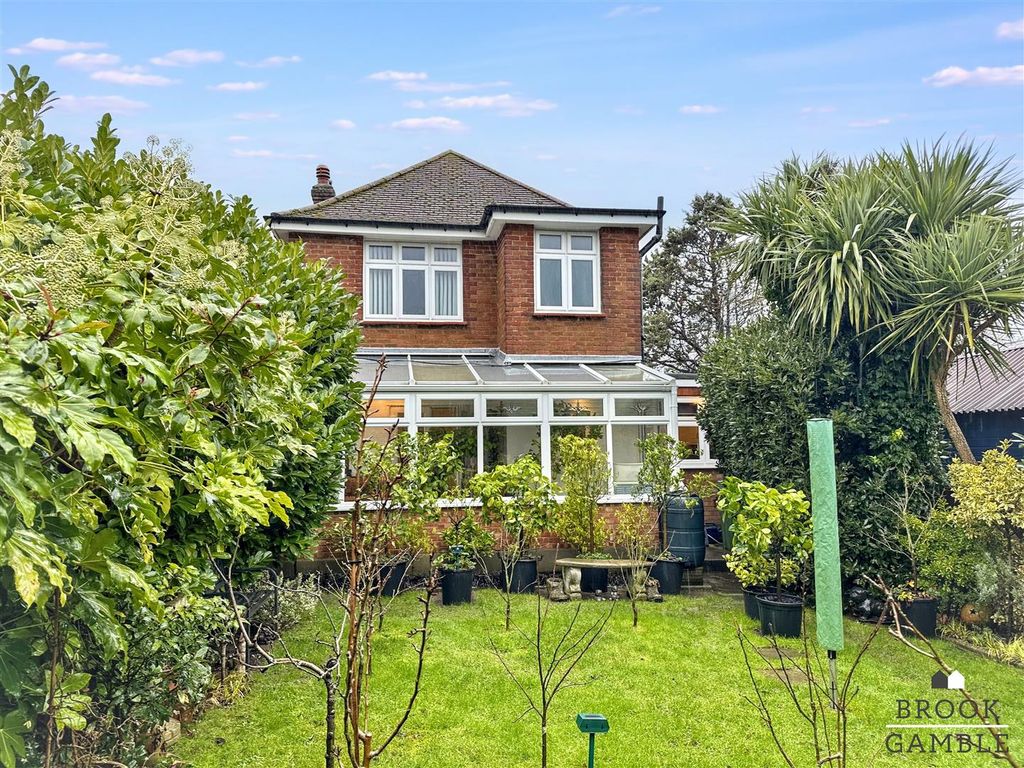 Property photo 2 of 24 01323 438506