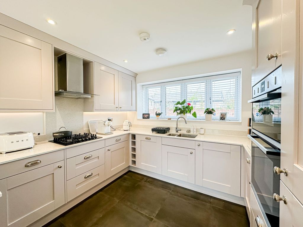 Property photo 3 of 28 Photo 24