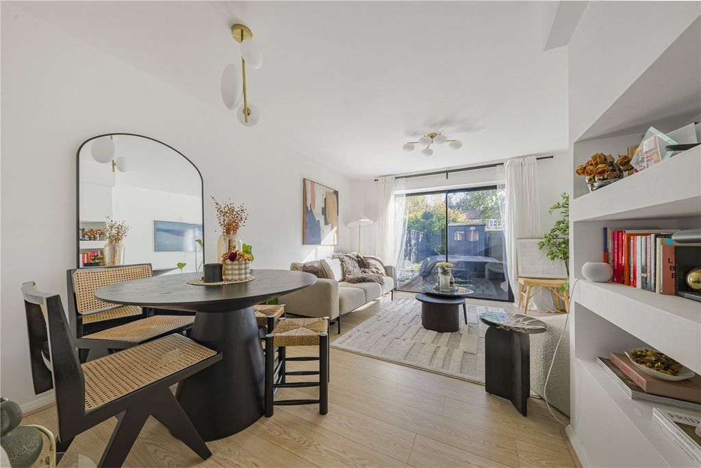 Property photo 2 of 12 Living Room