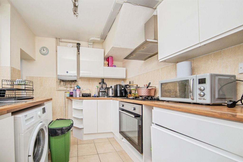 Property photo 3 of 12