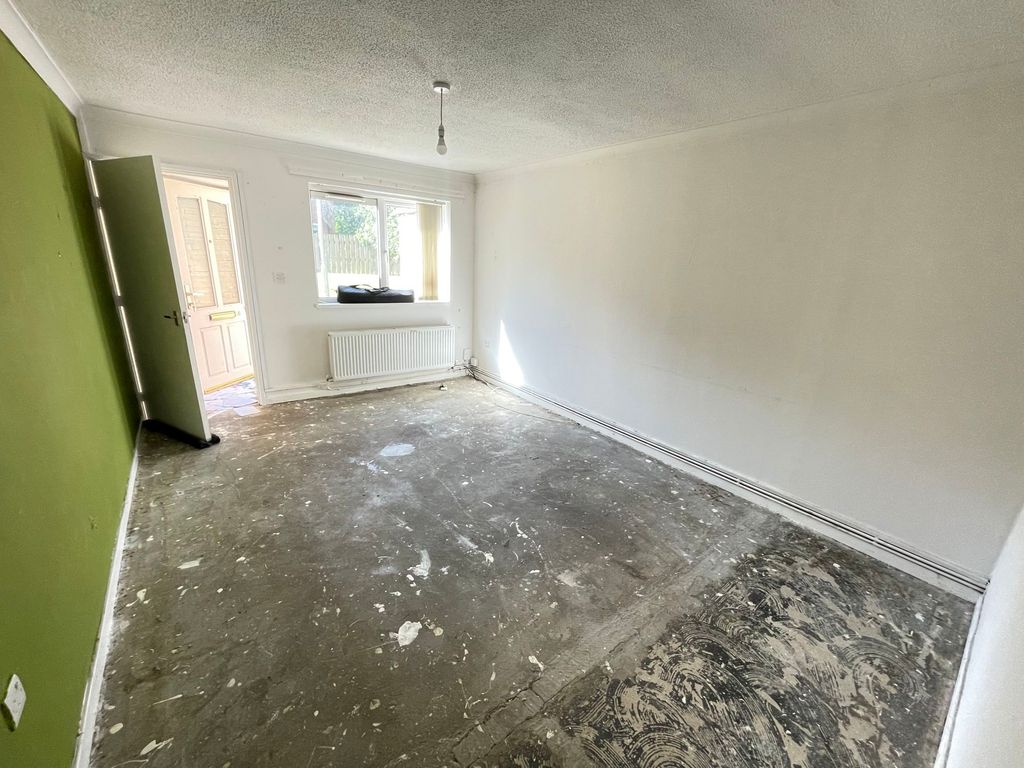 Property photo 2 of 8