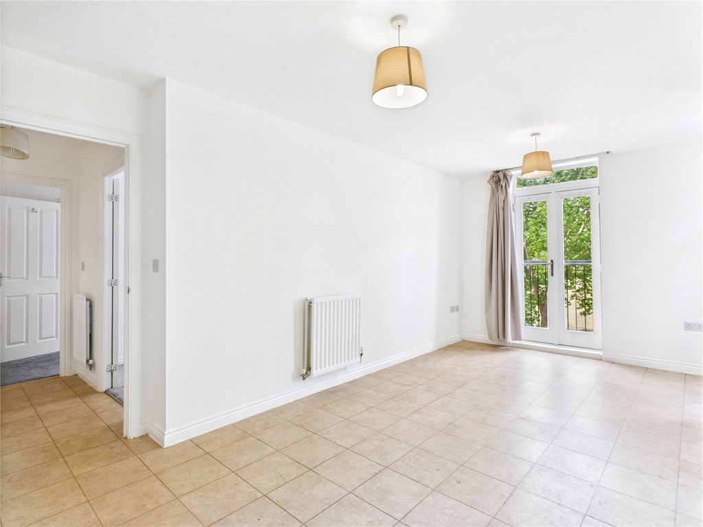 Property photo 3 of 13 Picture No. 17