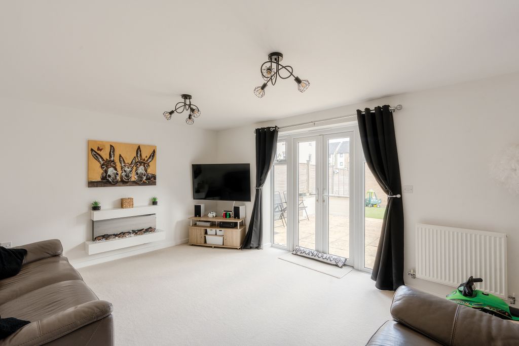 Property photo 3 of 21 3