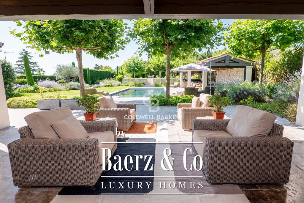 Property photo 2 of 32