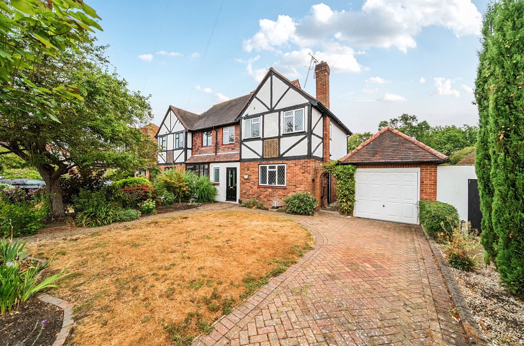 Property photo 1 of 20 1509728-15-6A856B...