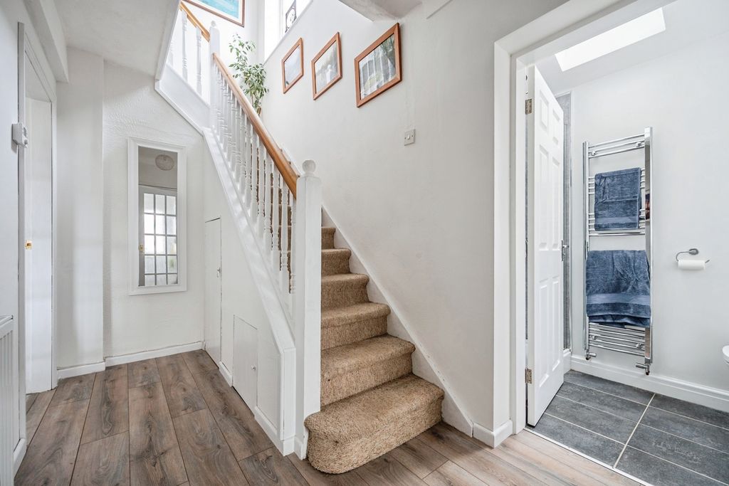 Property photo 2 of 18 Pbox-Img.Jpg