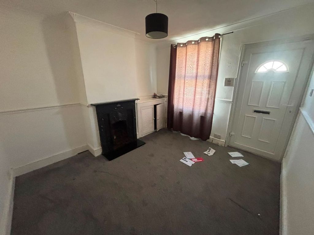 Property photo 2 of 8