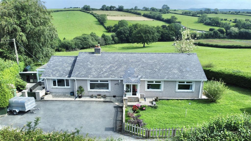 Property photo 1 of 31 Dji_Fly_20240731_110736_566_1722420535874_Photo_Op