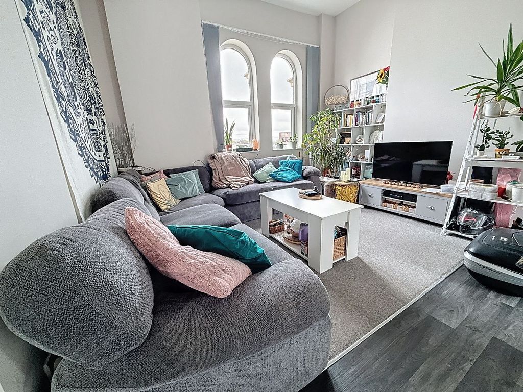 Property photo 3 of 18