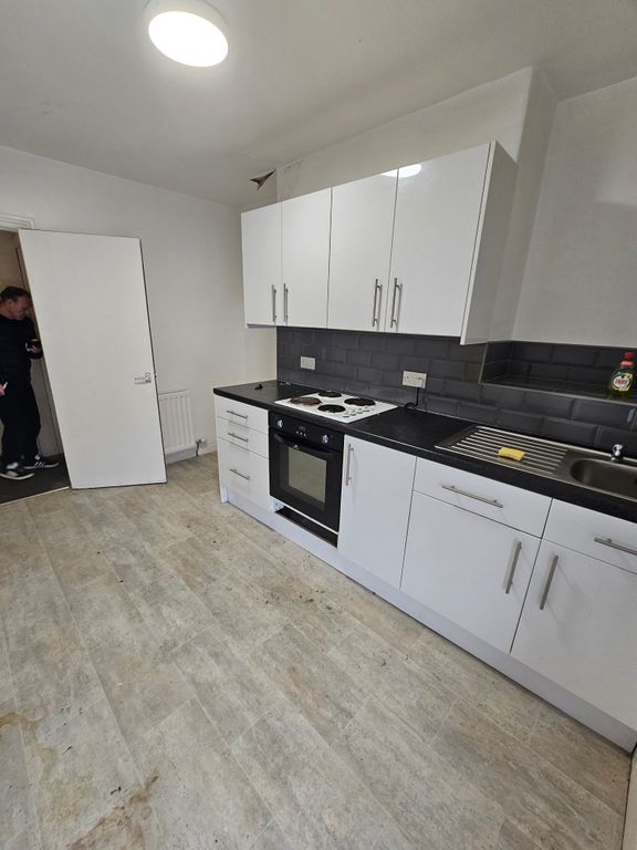 Additional image 6 of 1 bed flat to rentClifton Rd, Llandudno LL30