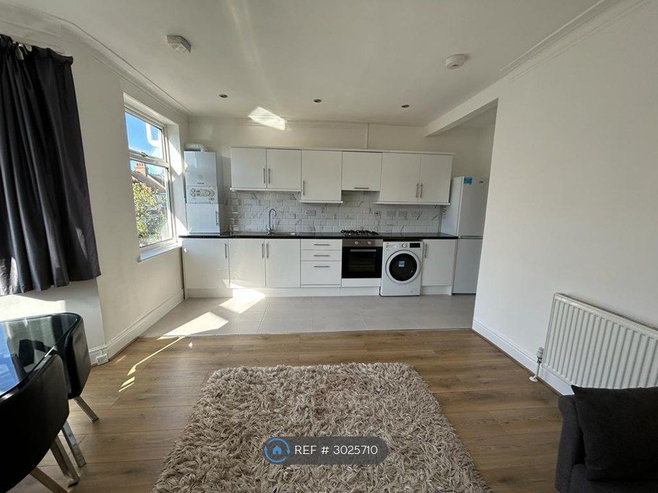 Property photo 3 of 27
