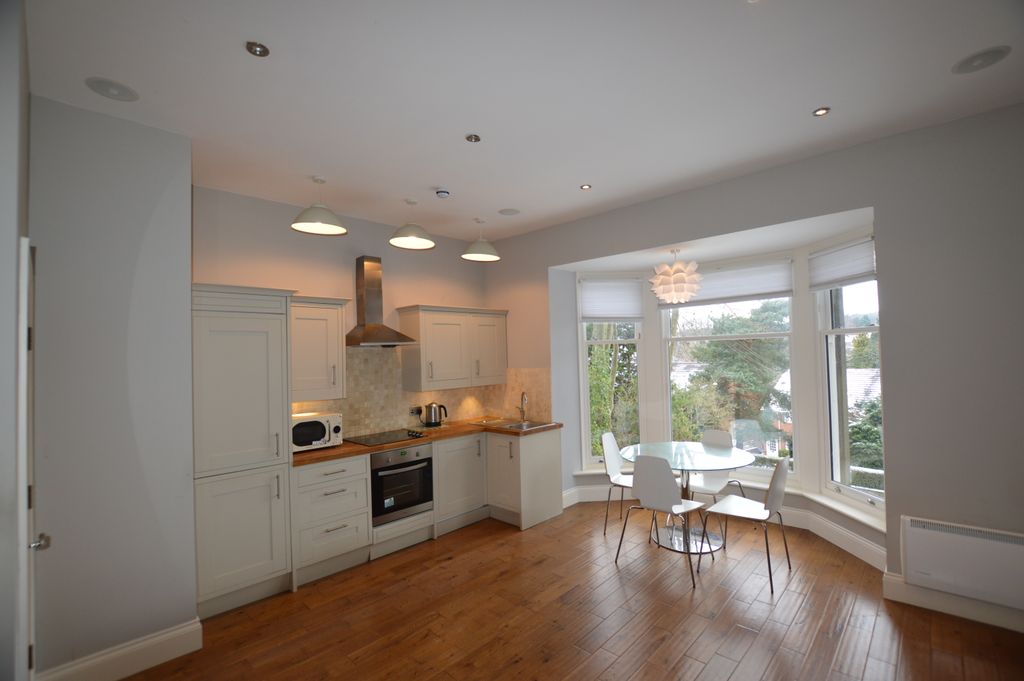 Property photo 2 of 9 Kitchen