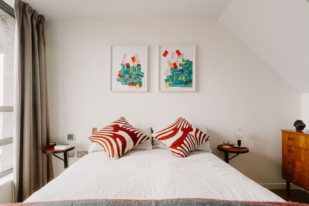 Property photo 3 of 33