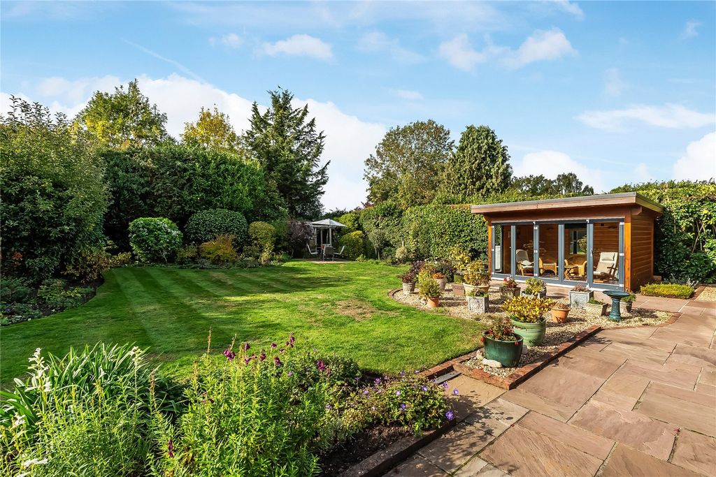 Property photo 3 of 24 Garden