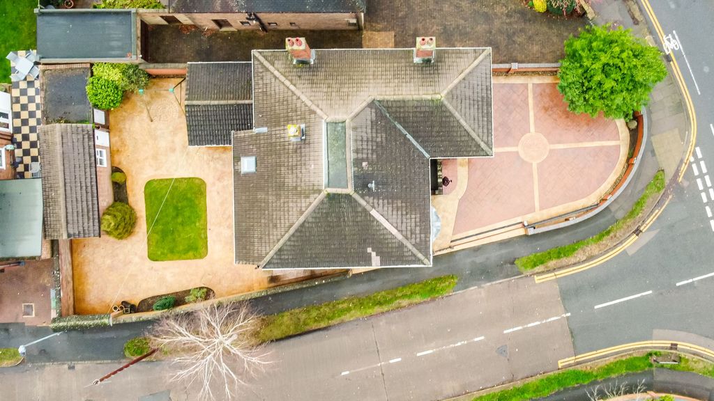 Property photo 3 of 27