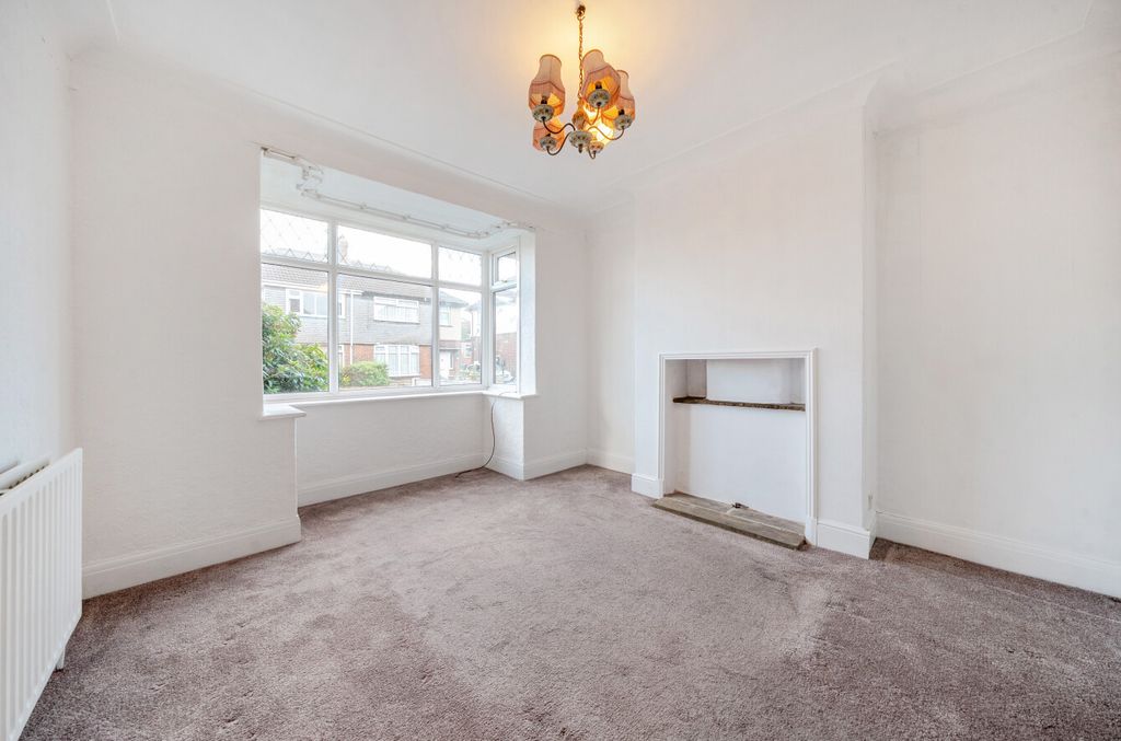Property photo 2 of 21 1345541-9-68Af38A...