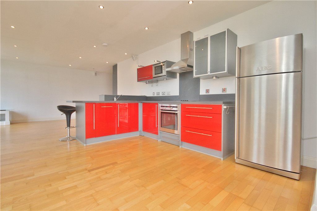Property photo 3 of 16 Kitchen