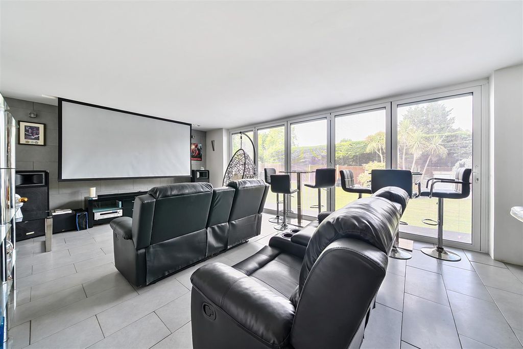 Property photo 3 of 25 Cinema Room