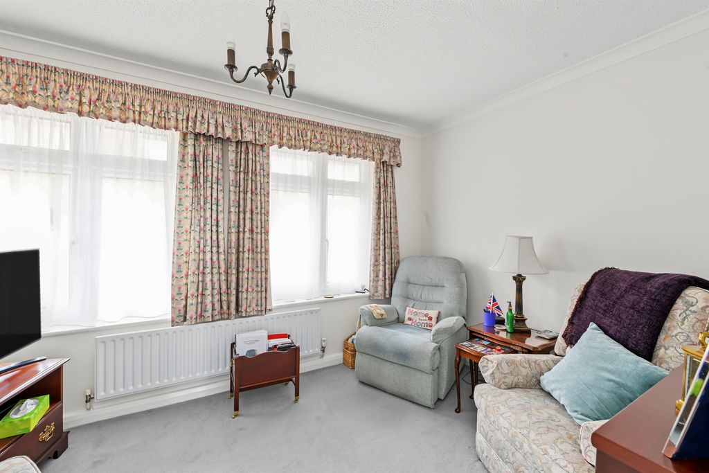 Property photo 2 of 29