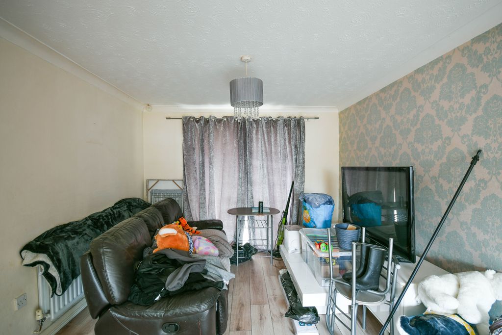 Property photo 2 of 16