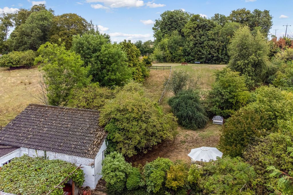 Property photo 2 of 27