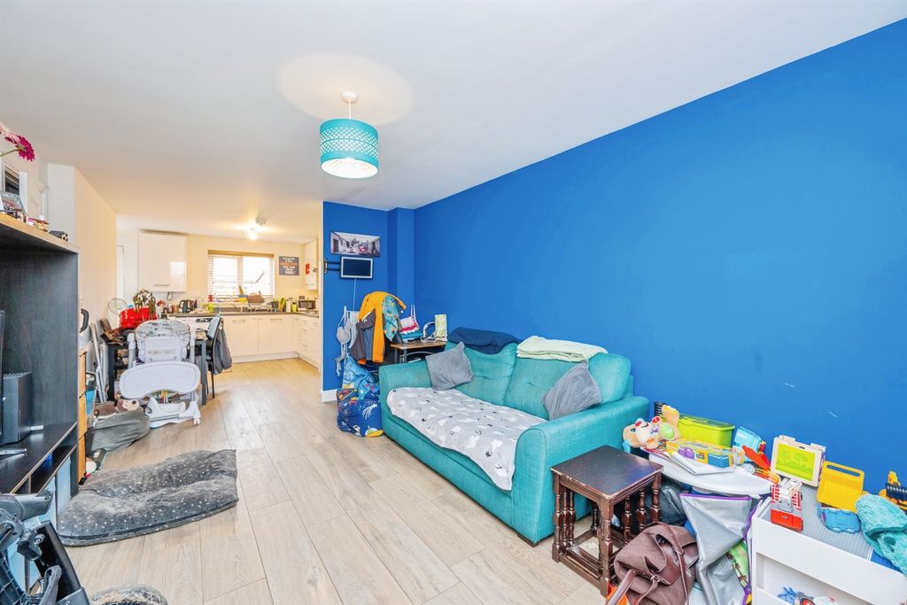 Property photo 3 of 14