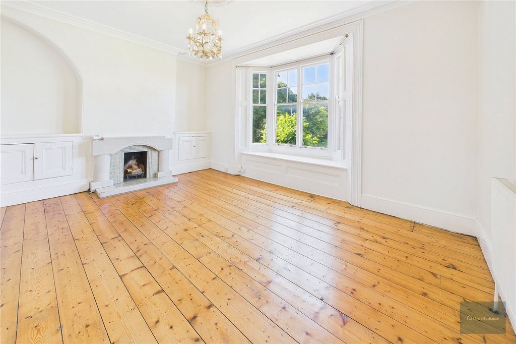 Property photo 2 of 9 Picture No. 17