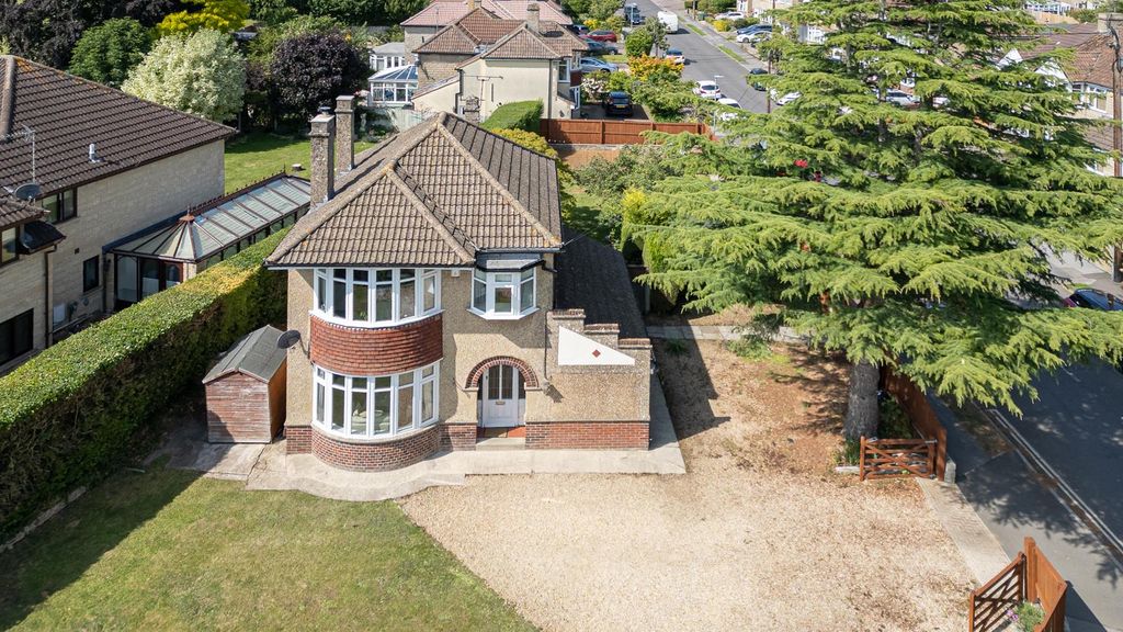 Property photo 1 of 11 5 Bristol Road-38.Jpg