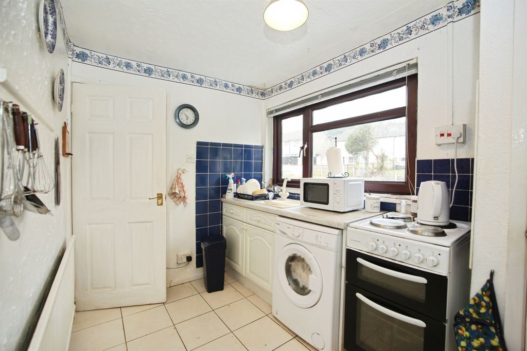 Additional image 6 of 2 bed flat for saleThe Crescent, Machen, Caerphilly CF83