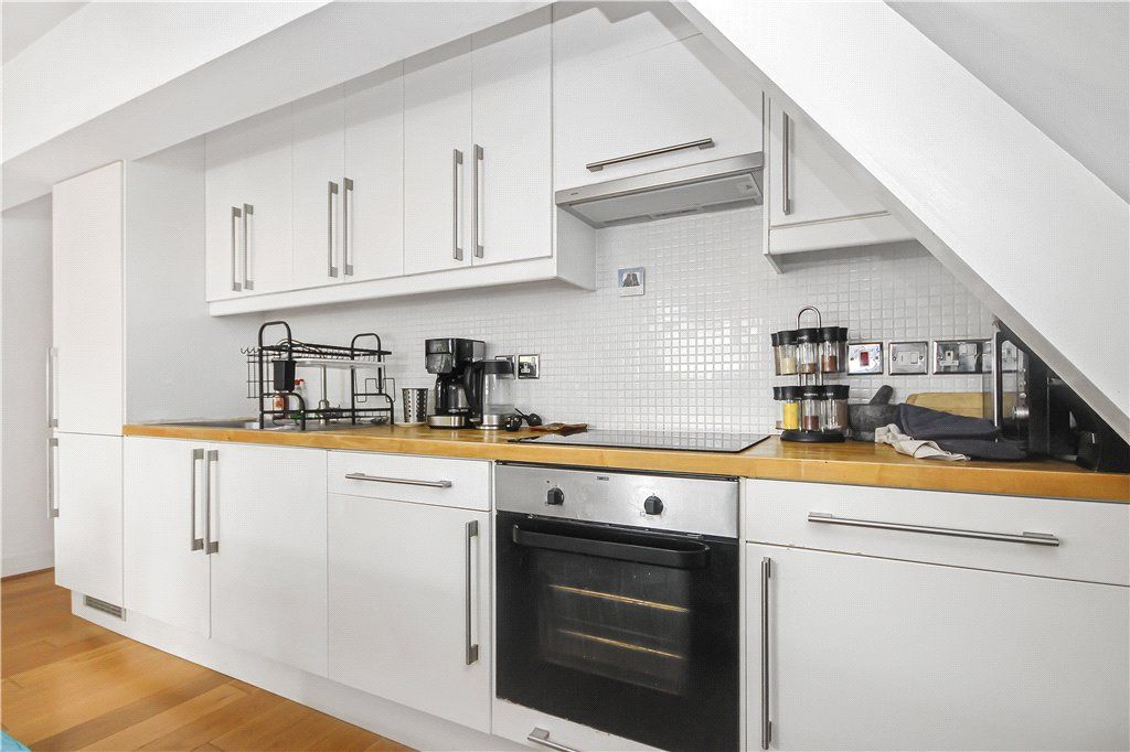 Property photo 3 of 20 Kitchen