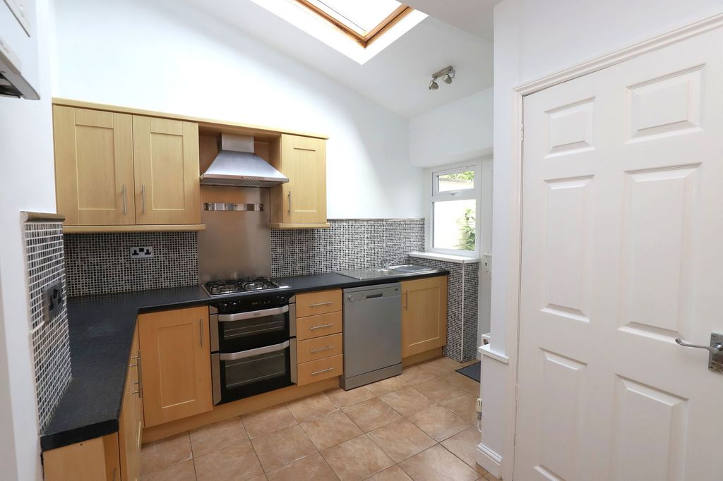 Property photo 2 of 30