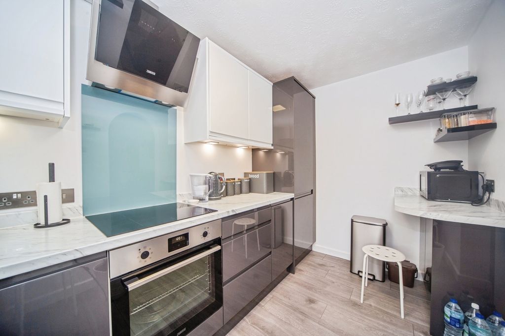 Property photo 3 of 15 Pbox-Img.Jpg
