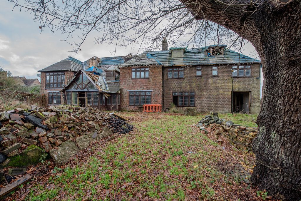 Property photo 2 of 15