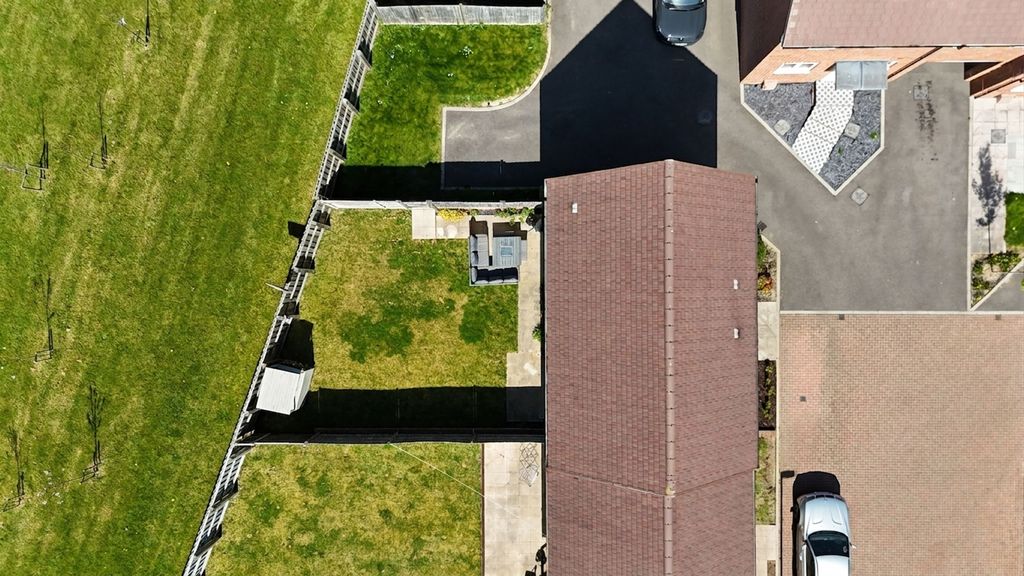 Property photo 2 of 22