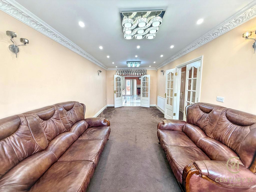 Property photo 2 of 22