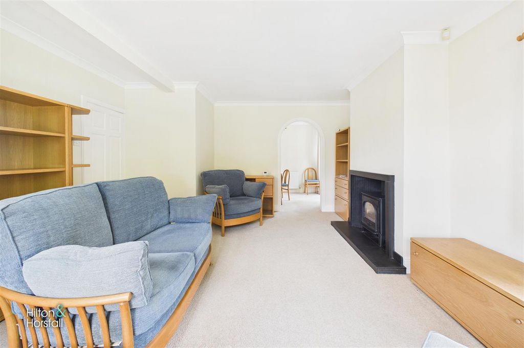 Property photo 3 of 26 Goose Green House