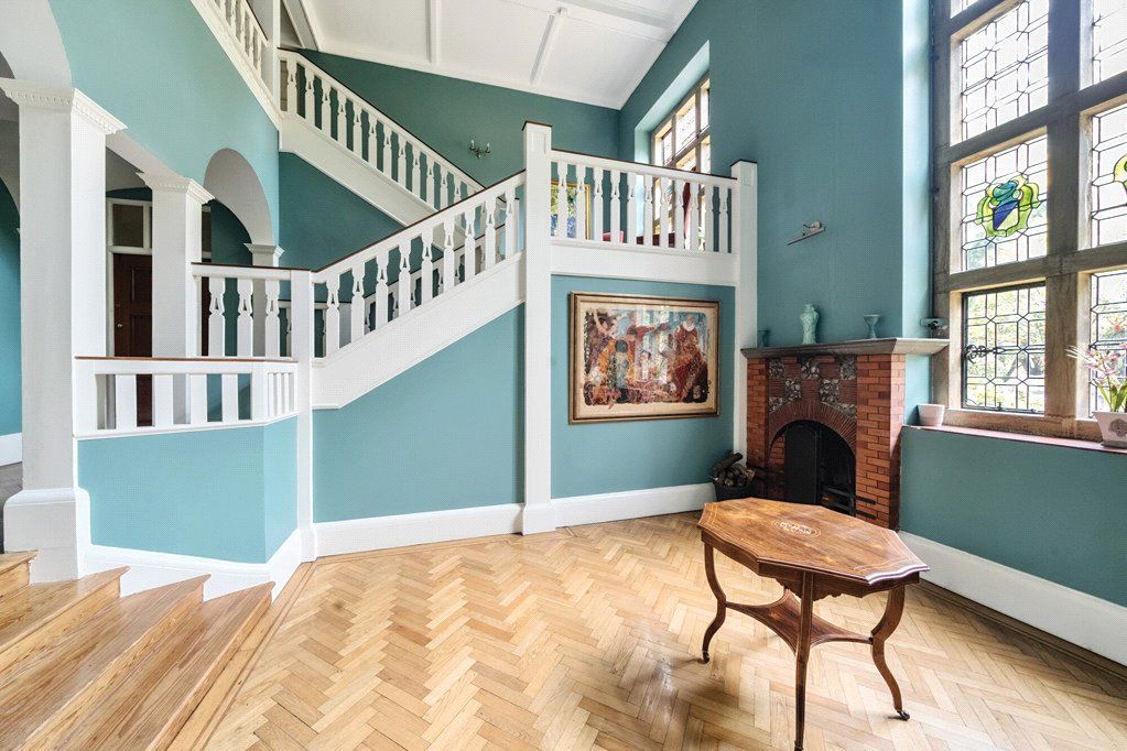 Property photo 2 of 15 Hallway