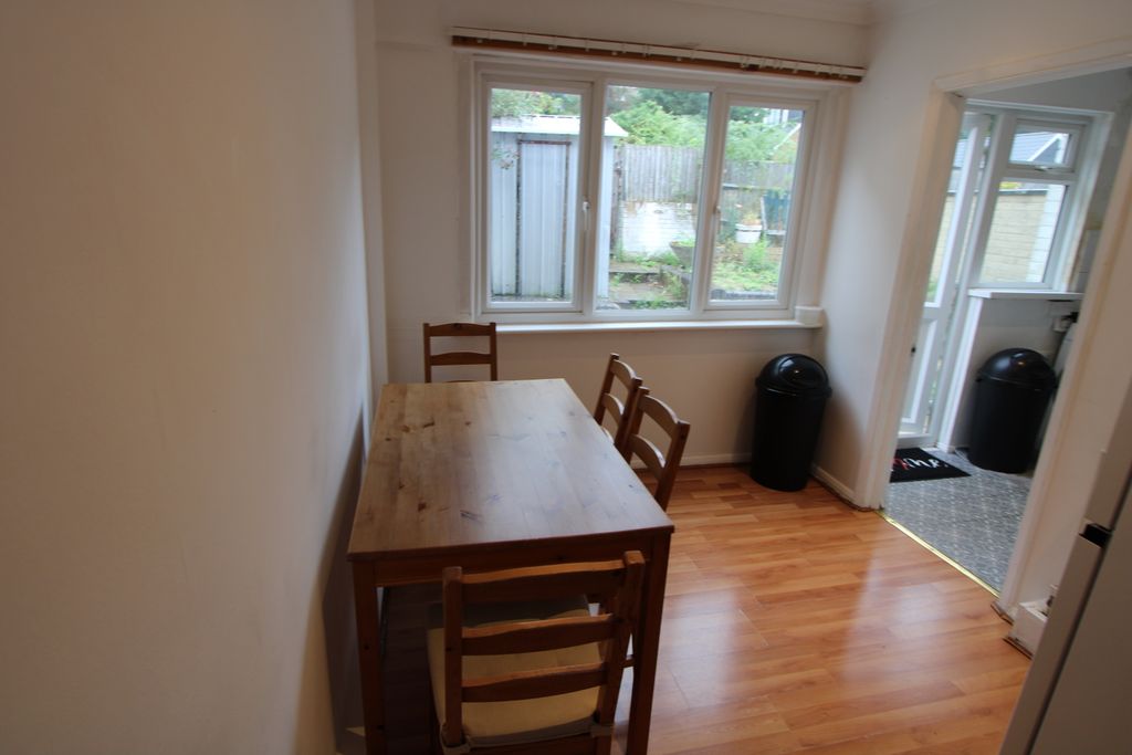 Property photo 2 of 40