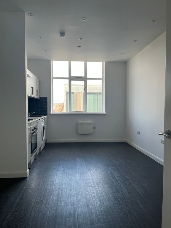 Property photo 2 of 8