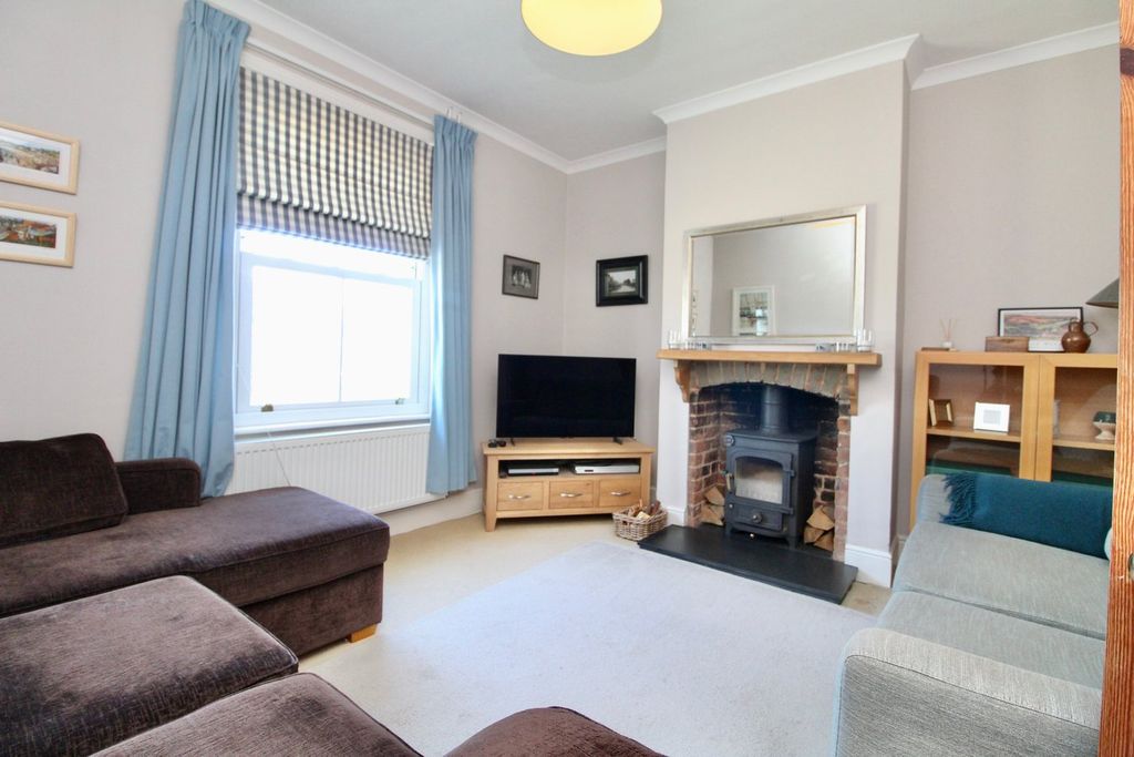 Property photo 2 of 17
