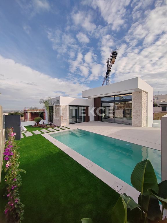 Property photo 1 of 76