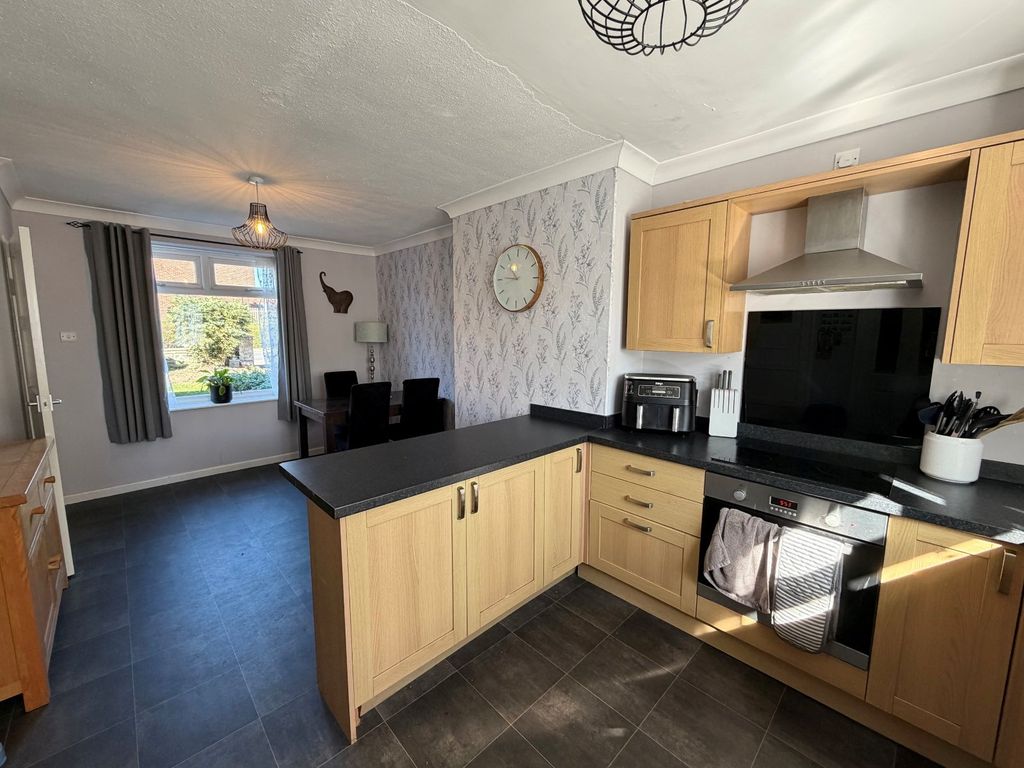 Property photo 2 of 13 Picture No. 11