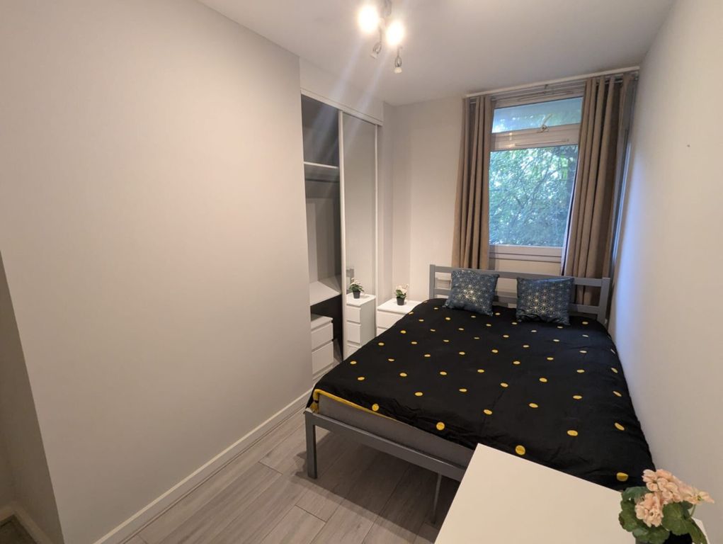 Property photo 1 of 10 Bedroom