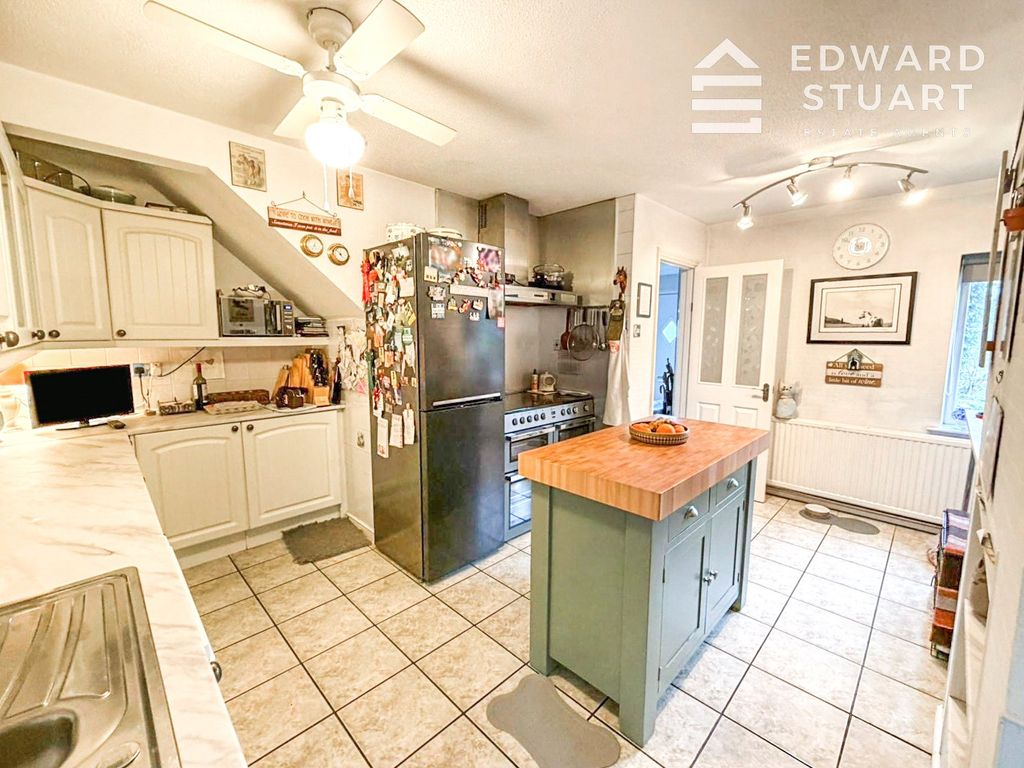 Property photo 3 of 20 Picture No. 02