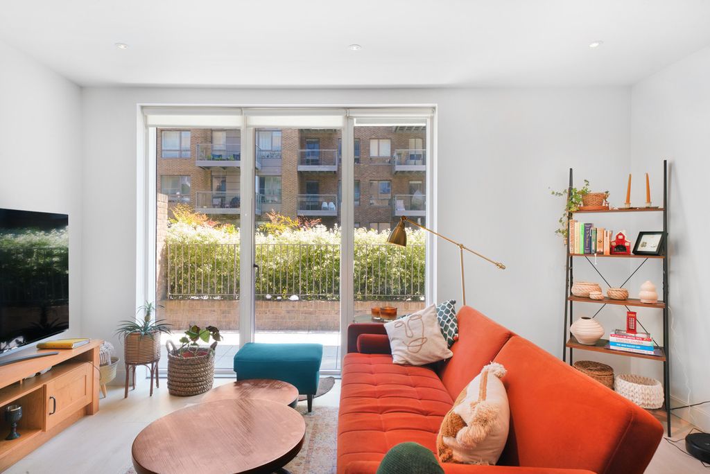 Property photo 3 of 21