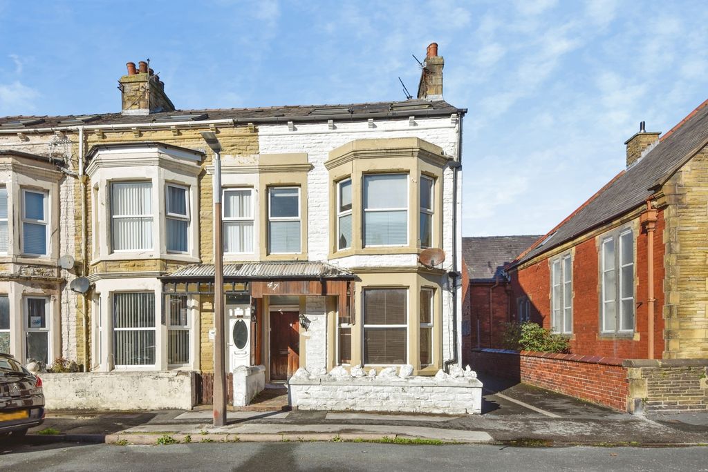 Property photo 1 of 18 Pbox-Img.Jpg