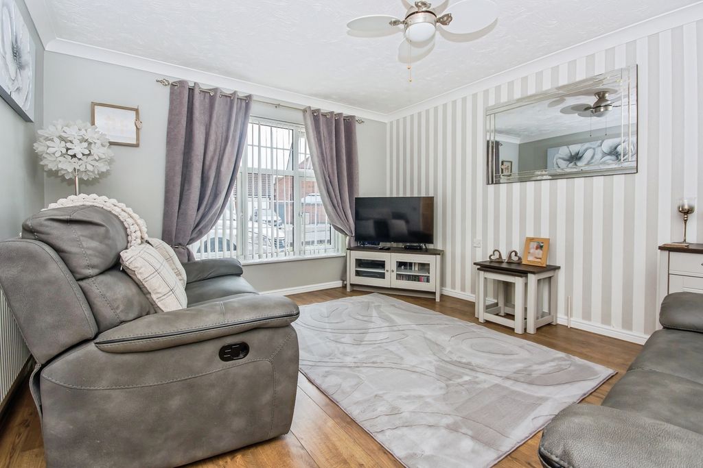 Property photo 2 of 17 Photo