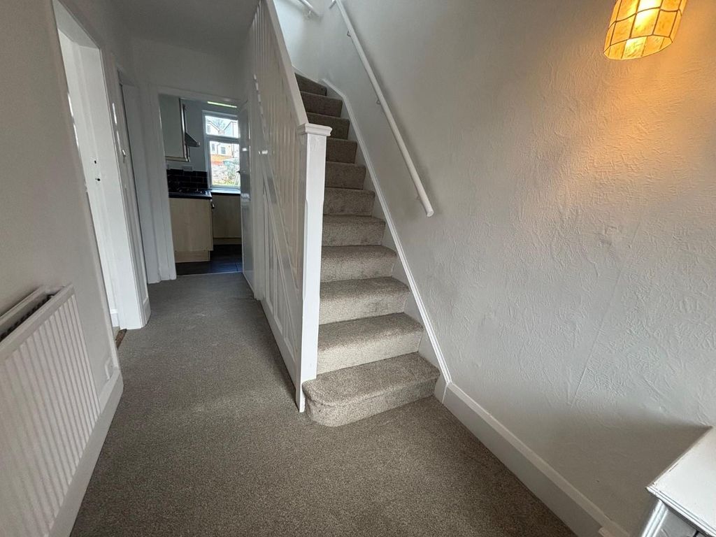 Property photo 2 of 10 Hallway