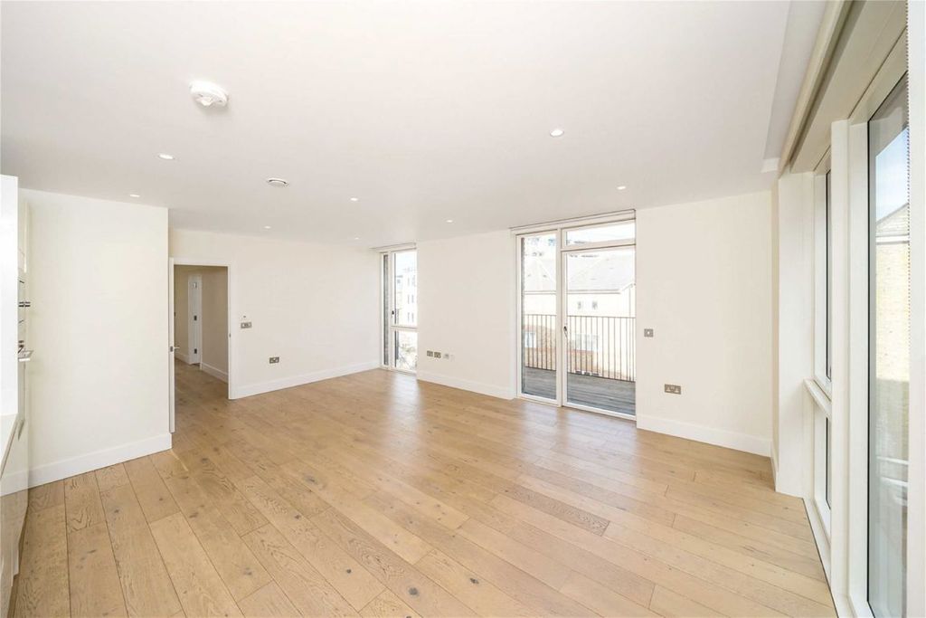 Property photo 3 of 7
