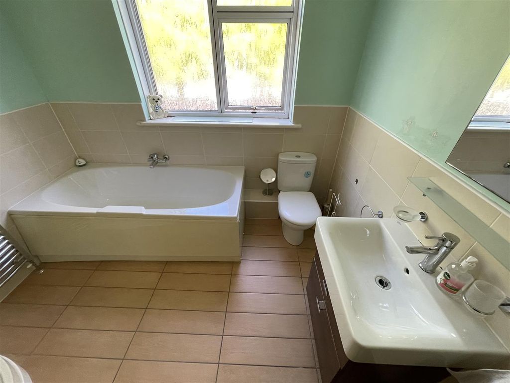 Additional image 9 of 3 bed detached bungalow for saleView Park, 1 East Road, Cupar KY15